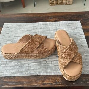 Beach chunky slides